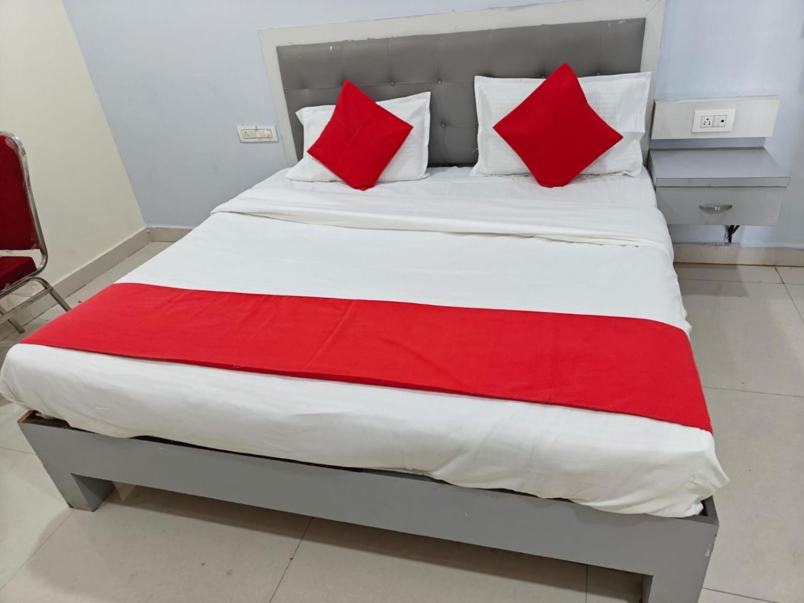 Kpr Residency Aparthotel Jadcherla Ngoại thất bức ảnh